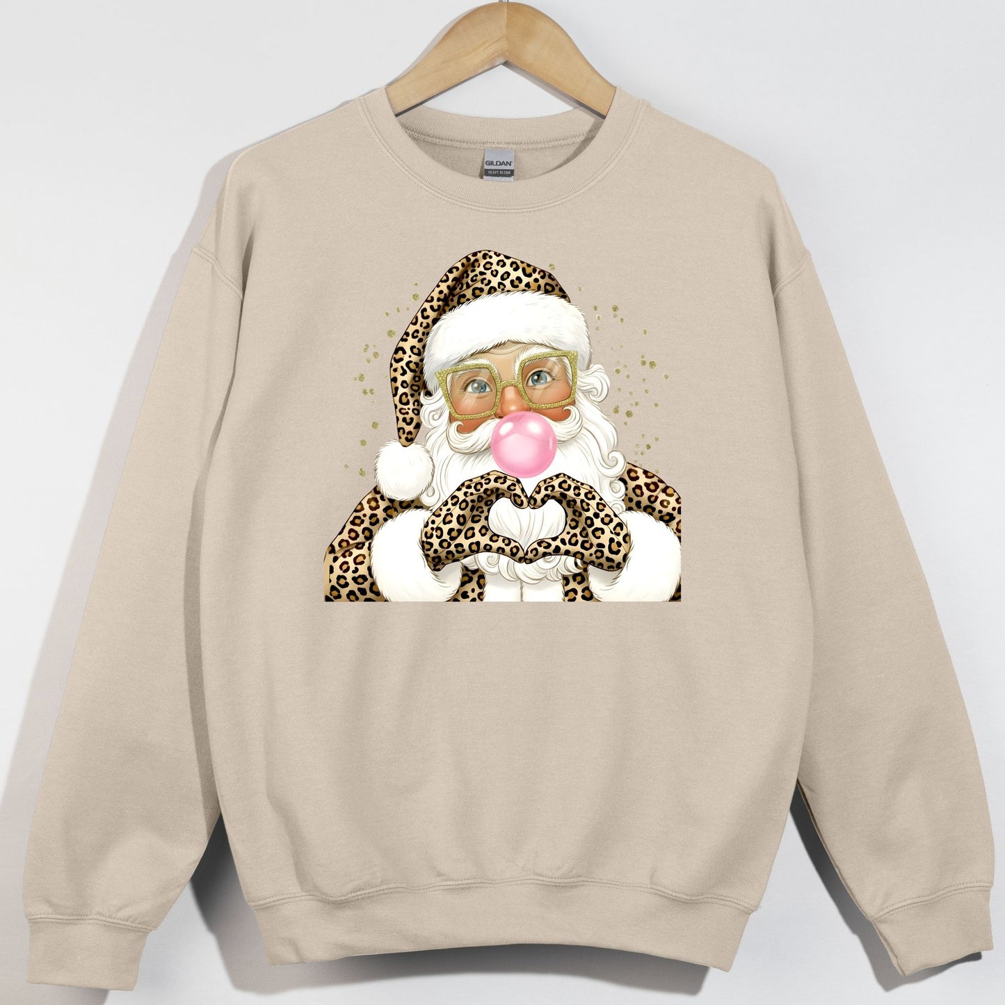 eart Hands Leopard Santa